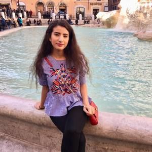 Meet your Posher, Zakia